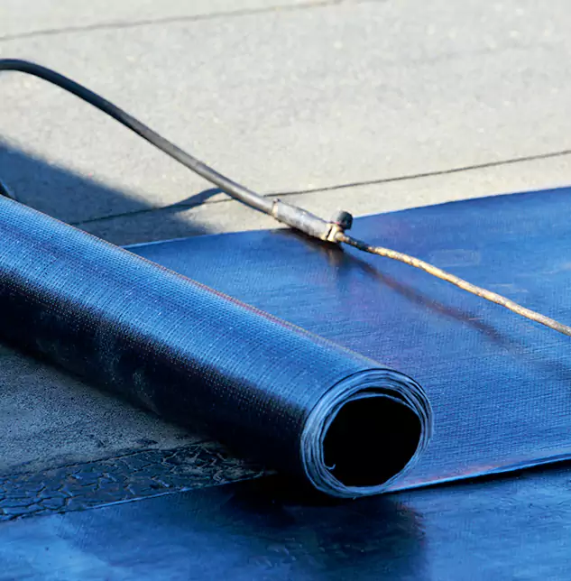 Expert Rubberized Roof Patch Solutions: Restoring Glen Ellyn's Flat Roofs to Peak Performance