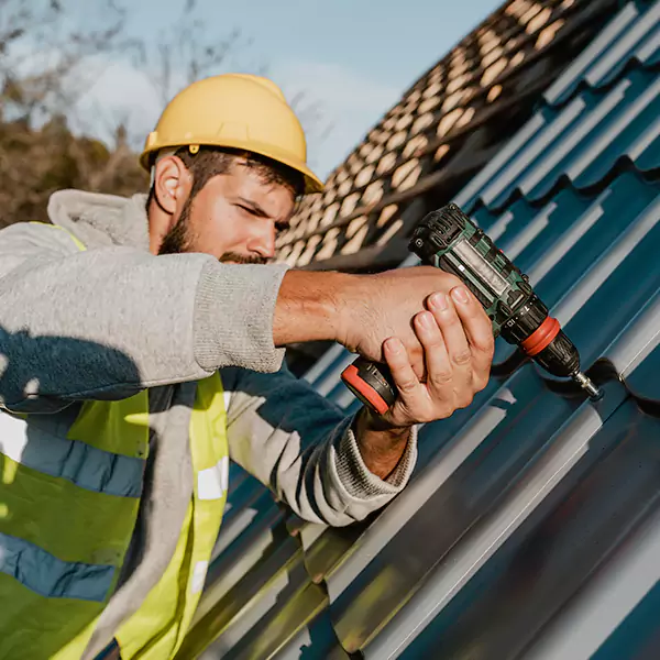 Why Glen Ellyn Property Owners Choose Arco Local for Metal Roof Replacement?