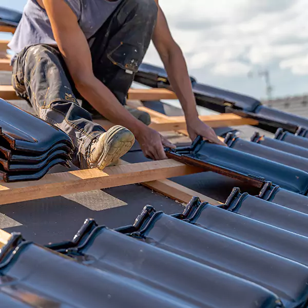 Why Glen Ellyn Homeowners Choose Arco Local for Roof and Gutter Repair?